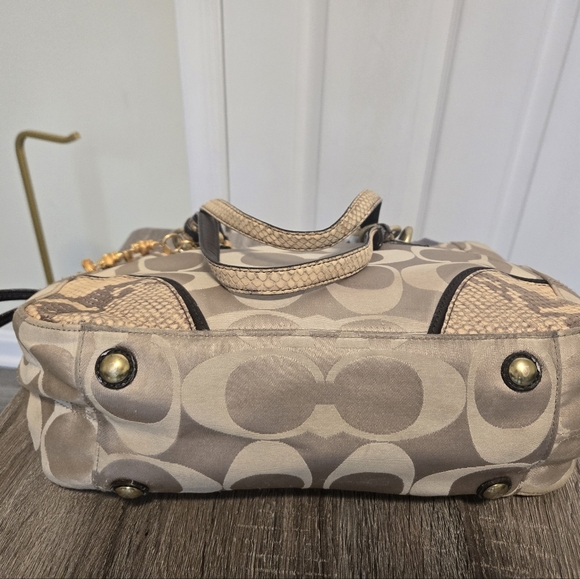 Coach Purse Faux Snakeskin details - Picture 10 of 17